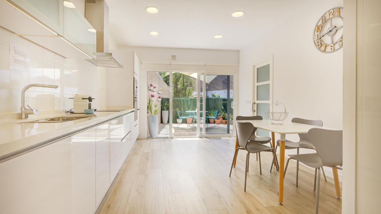 Casa MIMAR - moderna, jardín y wifi fibra 1 GB, ideal para vacaciones y teletrabajo La Oliva Exterior foto